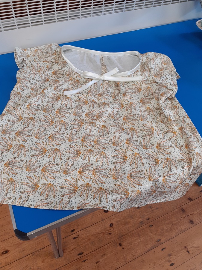 This lovely top has been made by Sheila. It is just right for the hot summer weather that we've been experiencing lately